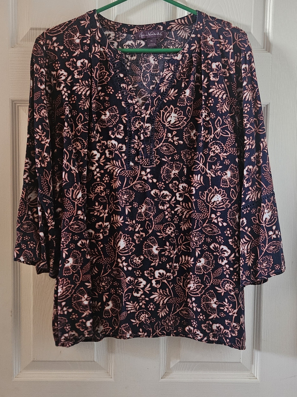 Gloria Vanderbilt Peasant Blousr